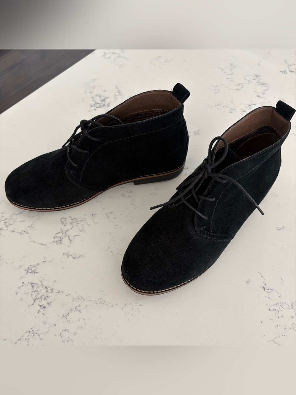 White Mountain women’s Black Suede Auburn booties  tie up ,  size 8 1/2
